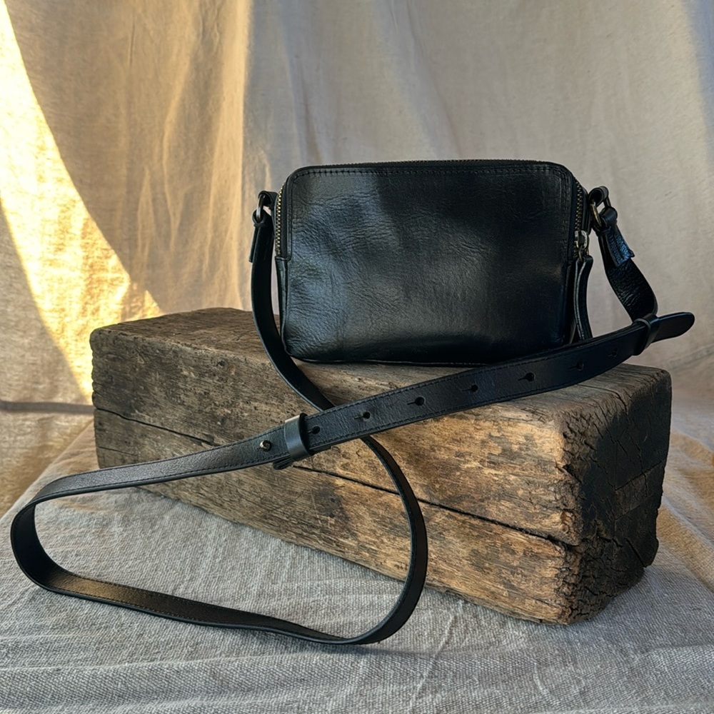 Lucky Brand Leather Camera Bag EUC